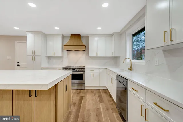 $1,498,000 | 5203 Mornington Court, Fairfax, VA 22032