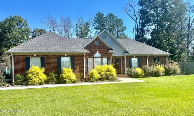 $367,000 | 300 Northwest Lakeside Lane, Brookhaven, MS 39601