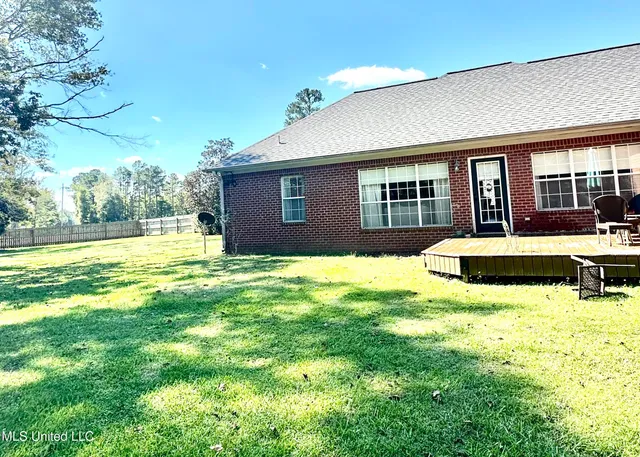 $367,000 | 300 Northwest Lakeside Lane, Brookhaven, MS 39601