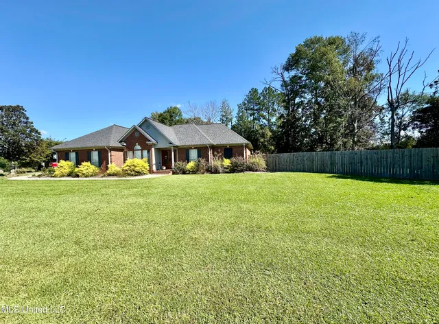 $367,000 | 300 Northwest Lakeside Lane, Brookhaven, MS 39601