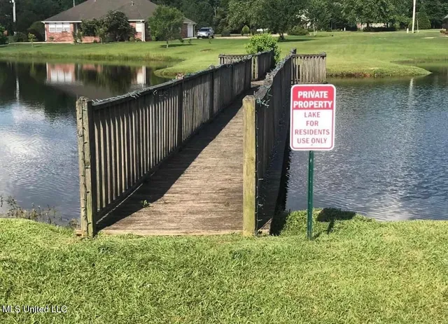 $367,000 | 300 Northwest Lakeside Lane, Brookhaven, MS 39601