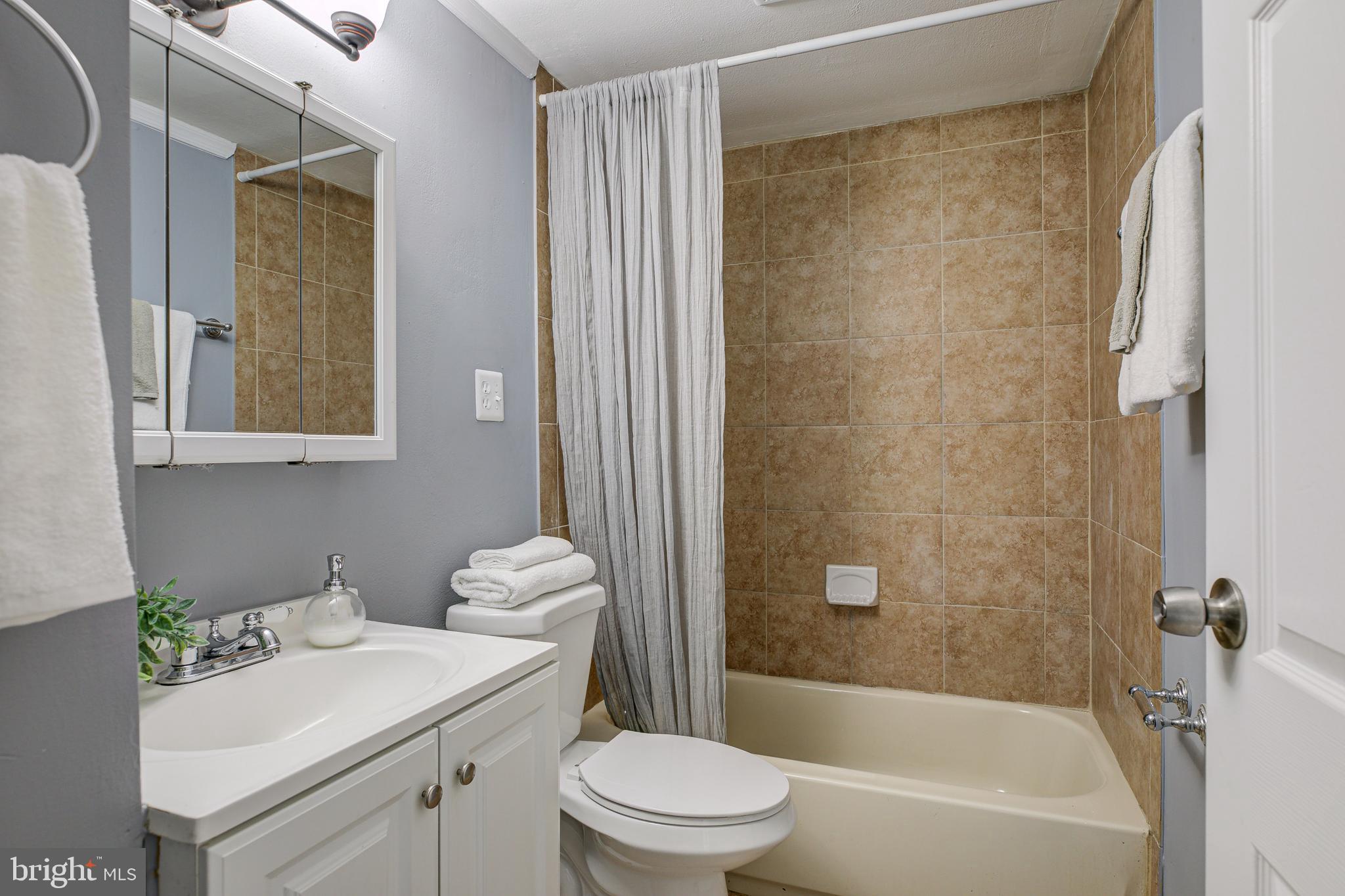 3177 Bero Road Halethorpe, MD 21227 - Photo 6 of 24