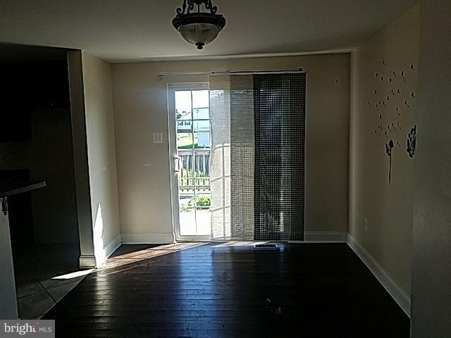 7800 Blue Grass Road Baltimore, MD 21237 - Photo 5 of 12 Dining Room