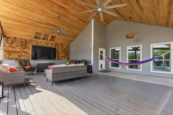 $510,000 | 285 La Fortuna Drive, Dale, TX 78616