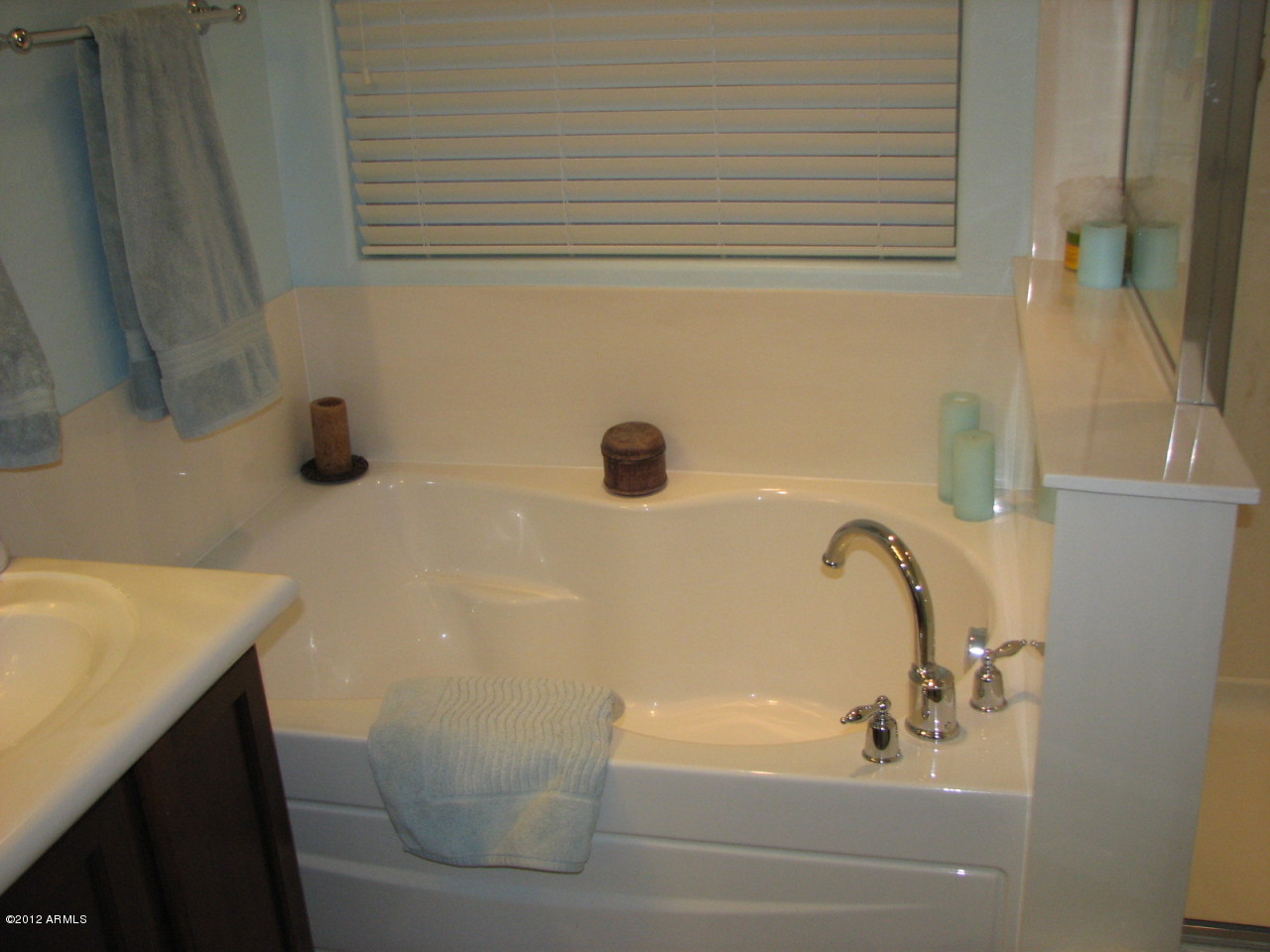 2018 West Davis Road Phoenix, AZ 85023 - Photo 15 of 19 15 Master Bath
