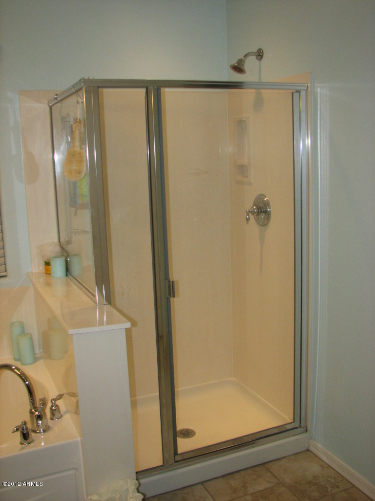 2018 West Davis Road Phoenix, AZ 85023 - Photo 16 of 19 16 Master Shower