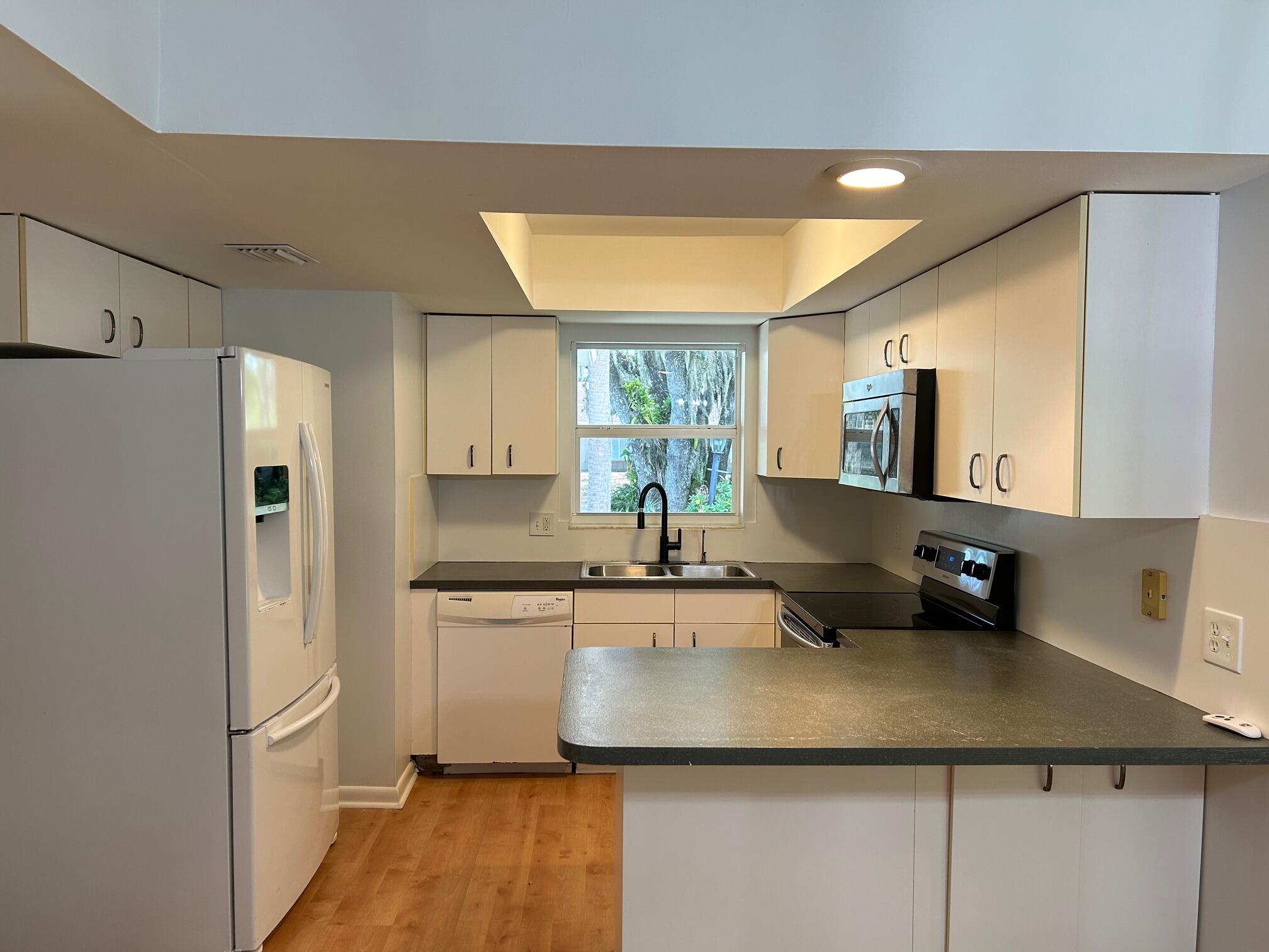 6826 Southwest Chase Court Stuart, FL 34997 - Photo 4 of 8 6826 Chase Kit