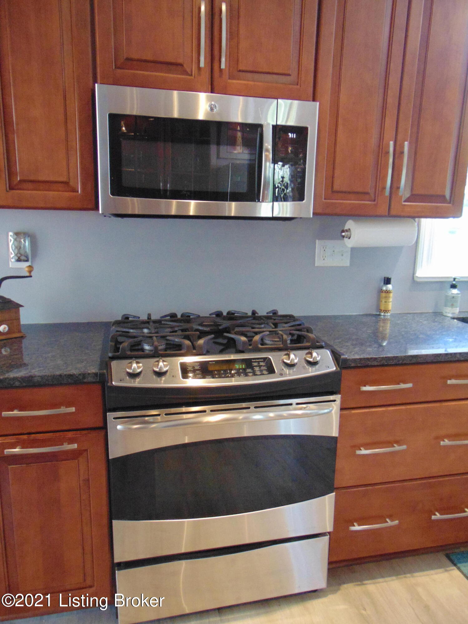 11600 Deering Road Louisville, KY 40272 - Photo 16 of 46 DSC04143
