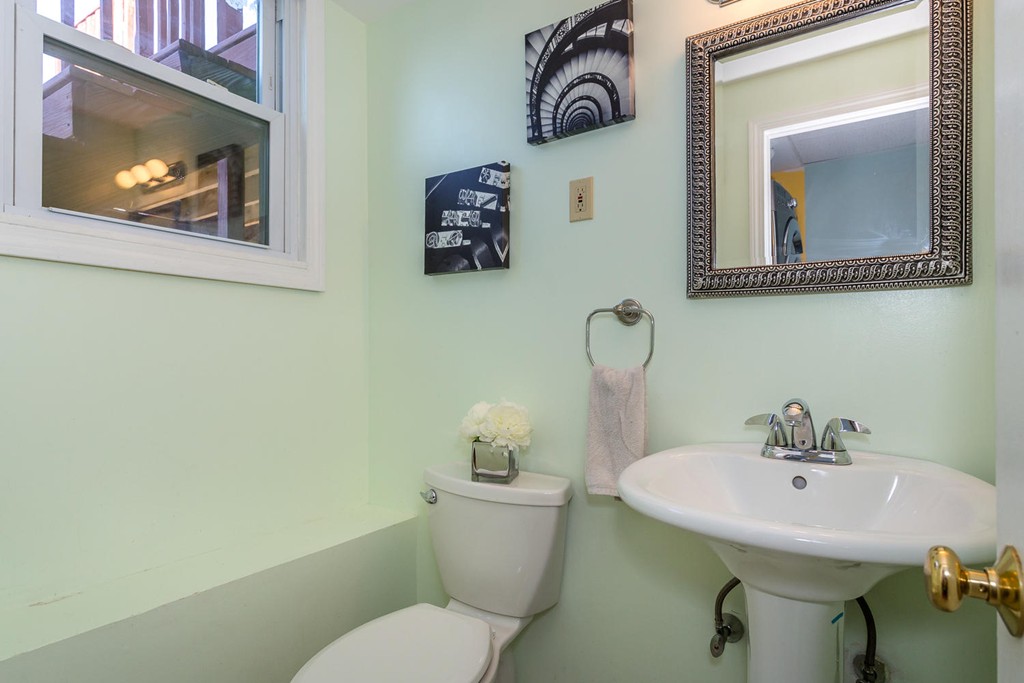 11 Jeanne Road Randolph, MA 02368 - Photo 17 of 19 Gallery Image 17