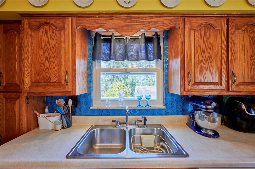 331 Winfield Road Cabot, PA 16023 - Photo 5 of 19