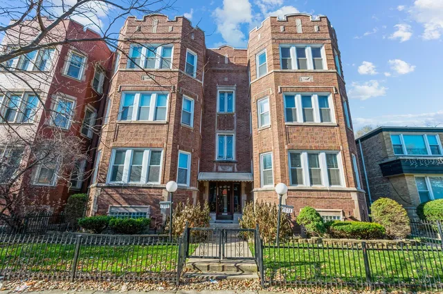 $1,300 | 7930 South Wood Street, Unit 1, Chicago, IL 60620