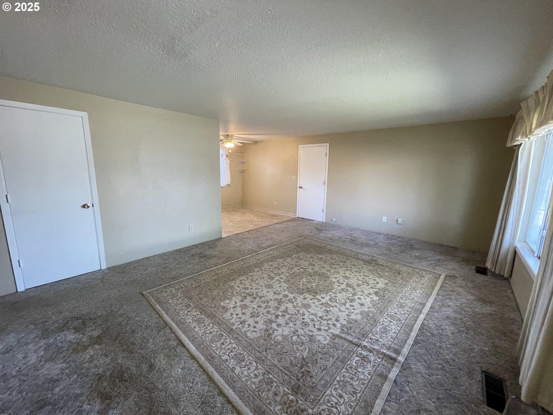 490 Northwest 3rd Street Hermiston, OR 97838 - Photo 3 of 15