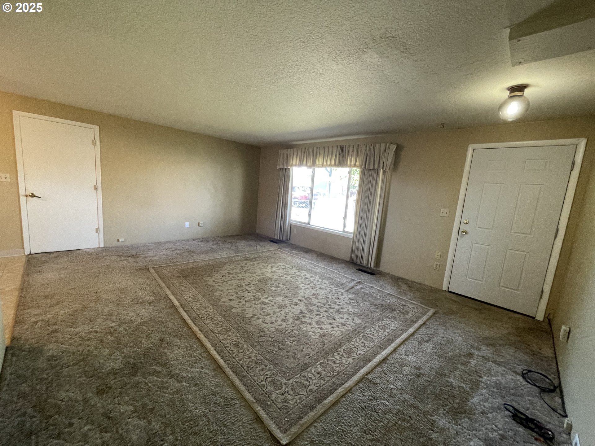 490 Northwest 3rd Street Hermiston, OR 97838 - Photo 4 of 15