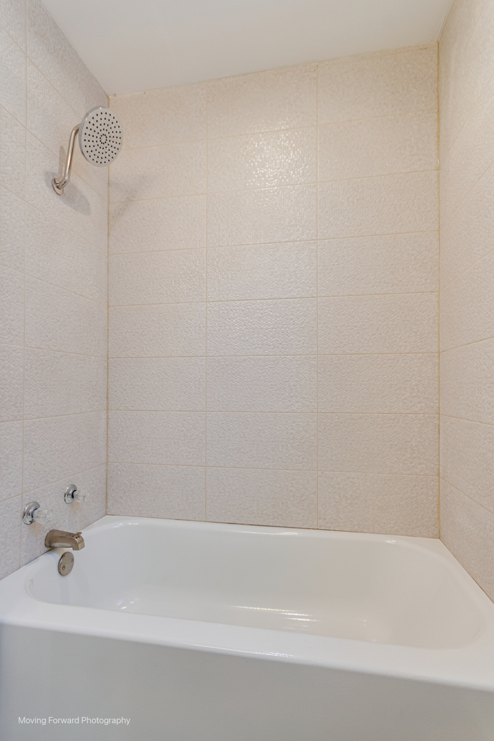 8367 South Baltimore Avenue Chicago, IL 60617 - Photo 13 of 32
