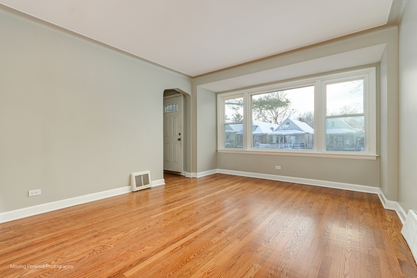 8367 South Baltimore Avenue Chicago, IL 60617 - Photo 3 of 32