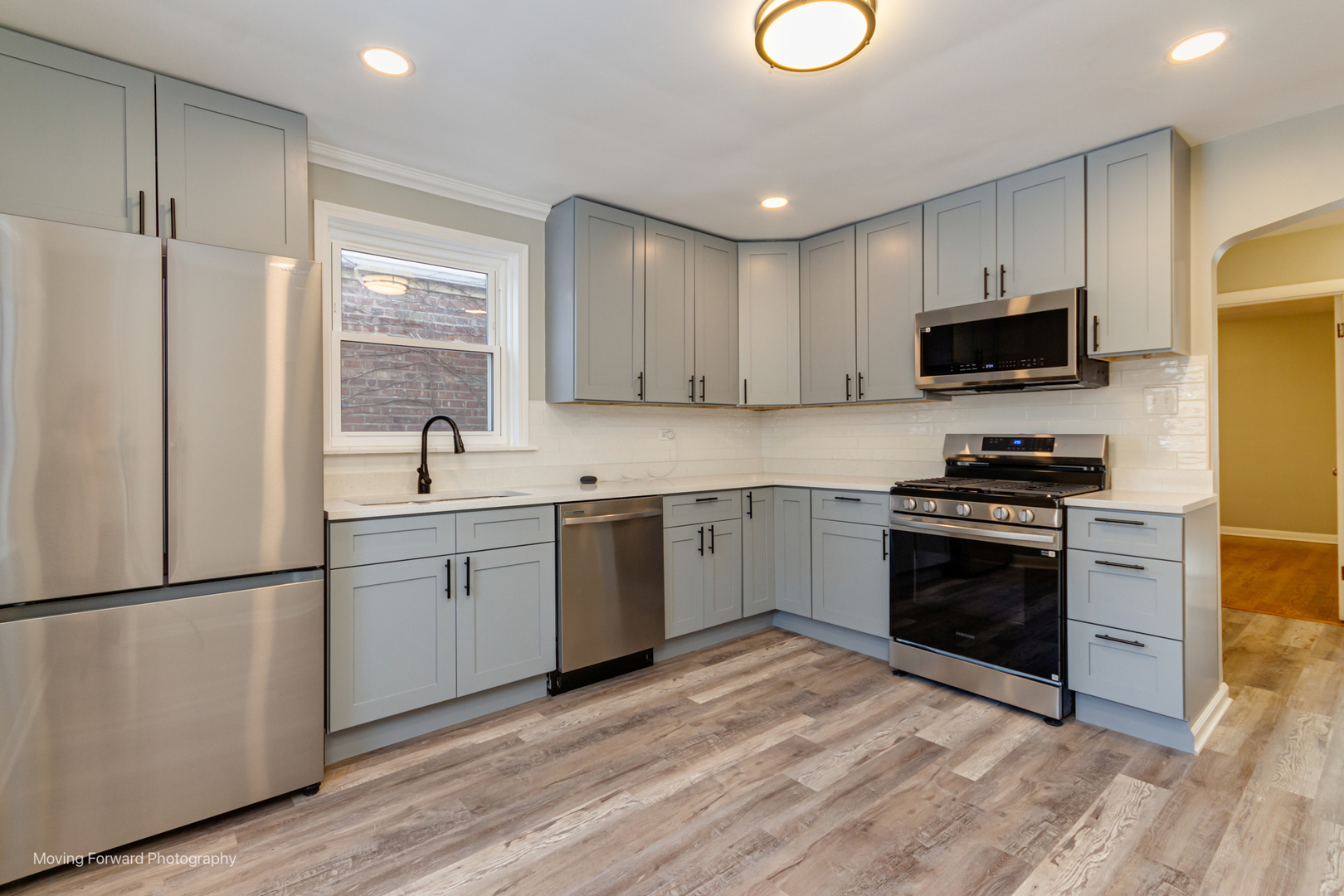8367 South Baltimore Avenue Chicago, IL 60617 - Photo 6 of 32