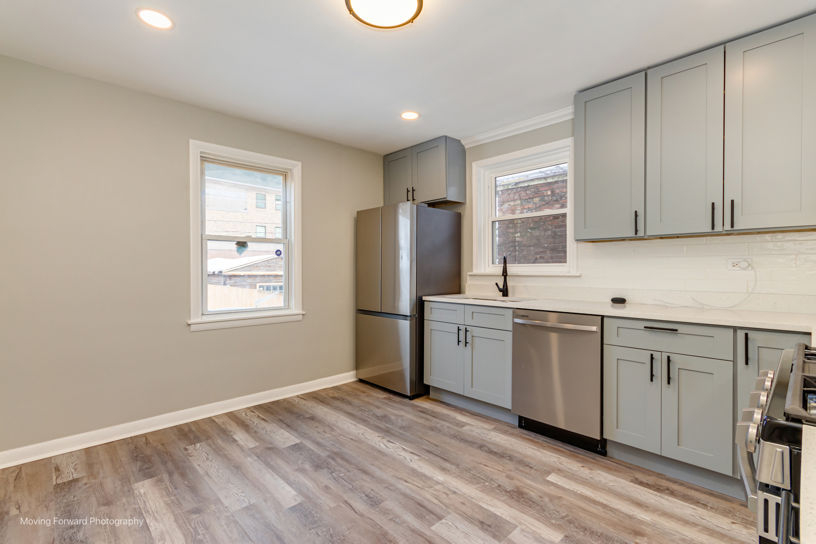 8367 South Baltimore Avenue Chicago, IL 60617 - Photo 7 of 32