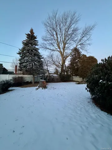 $4,500 | 107 Ball Park Lane, Hicksville, NY 11801