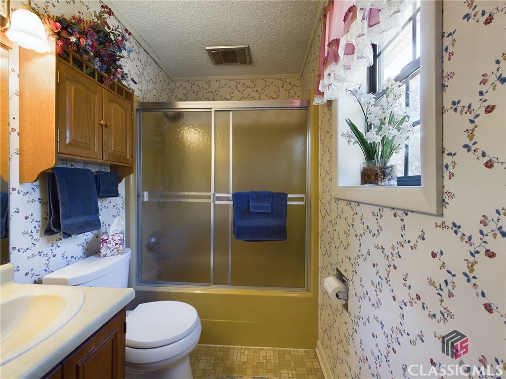 1320 Middlebrooks Road Watkinsville, GA 30677 - Photo 10 of 33 Upstairs Bath 2