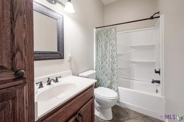 $698,000 | 36490 Highway 16, Denham Springs, LA 70706