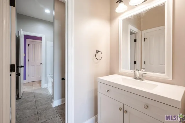 $698,000 | 36490 Highway 16, Denham Springs, LA 70706