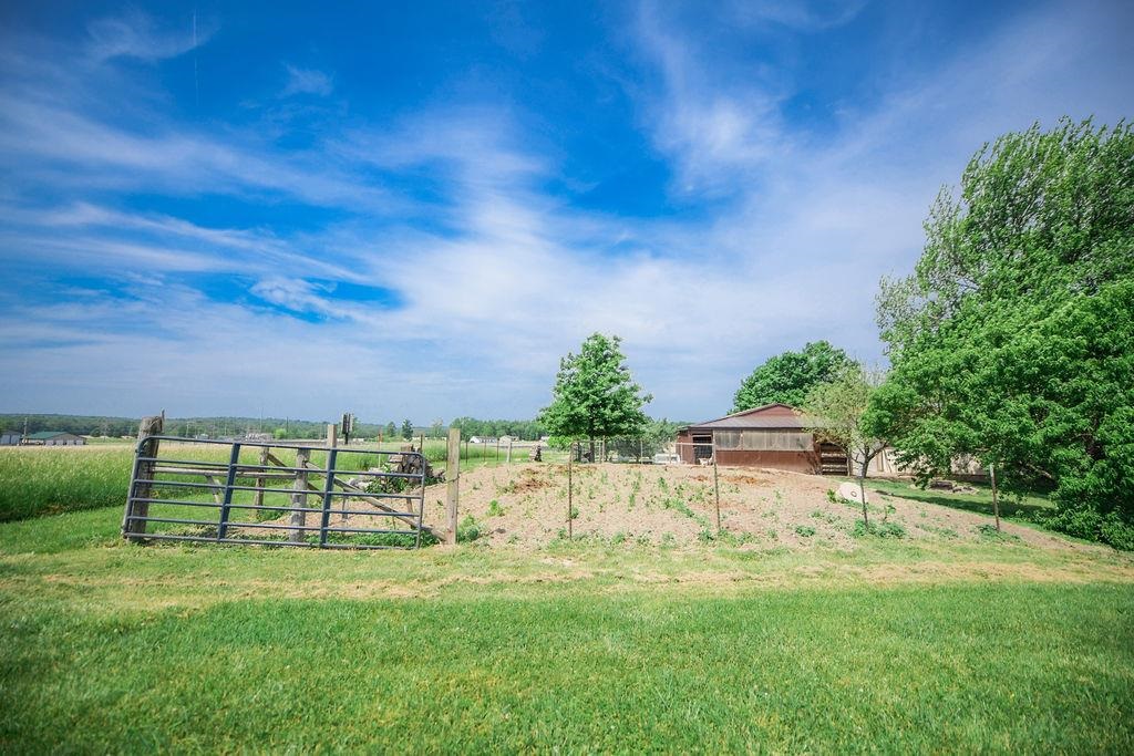 8398 West State Road Ellettsville, IN 47429 - Photo 7 of 36