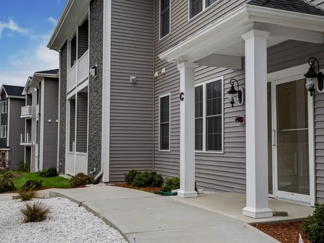 $2,000 | 92 North Main Street, Unit C105, West Boylston, MA 01583