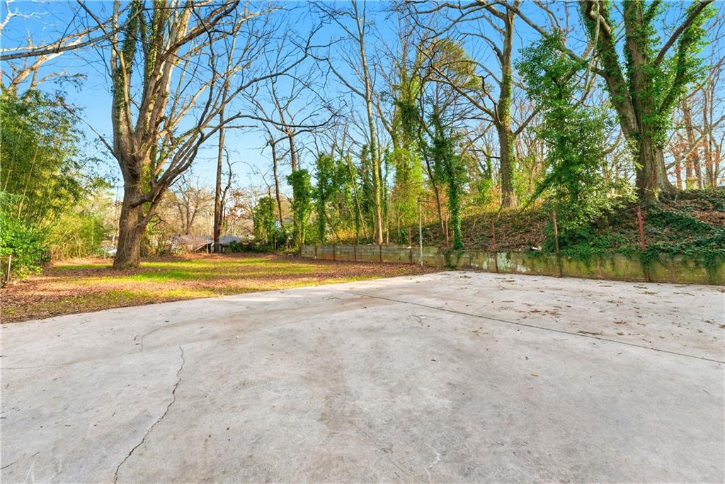 1386 Elizabeth Avenue Southwest Atlanta, GA 30310 - Photo 30 of 32