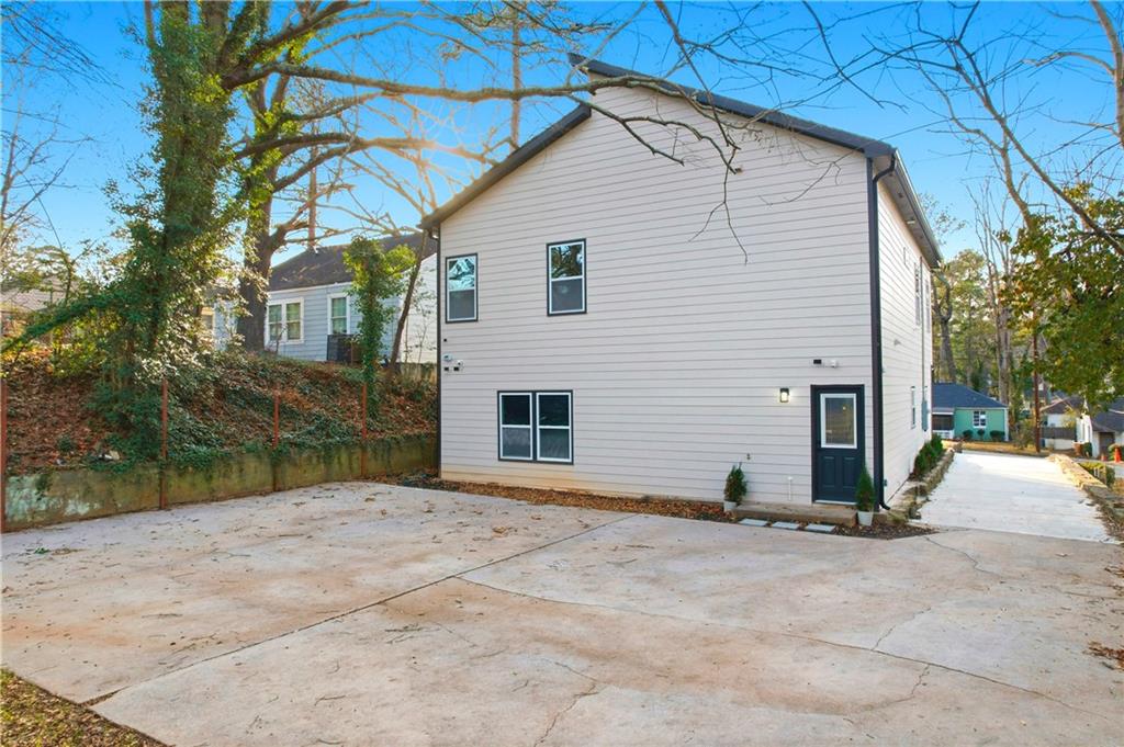 1386 Elizabeth Avenue Southwest Atlanta, GA 30310 - Photo 31 of 32