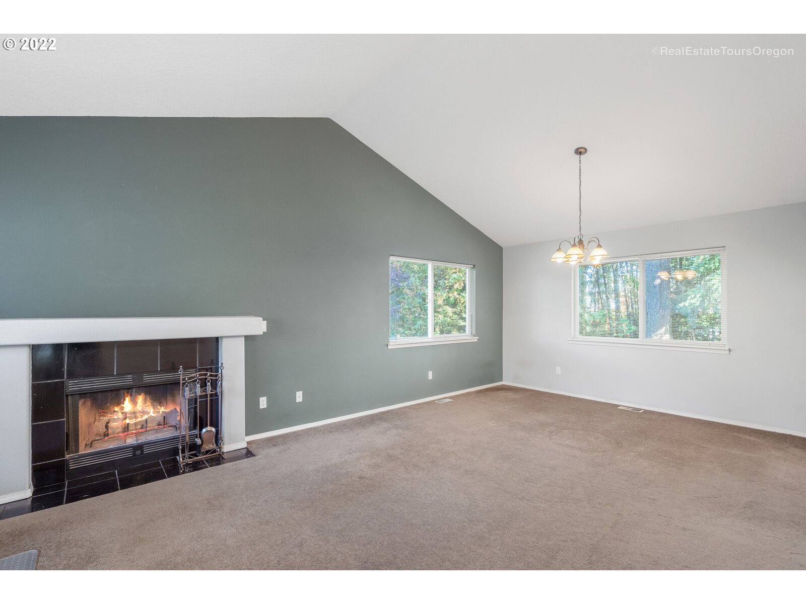 36525 Yocum Loop Sandy, OR 97055 - Photo 3 of 32 Gallery Image 3