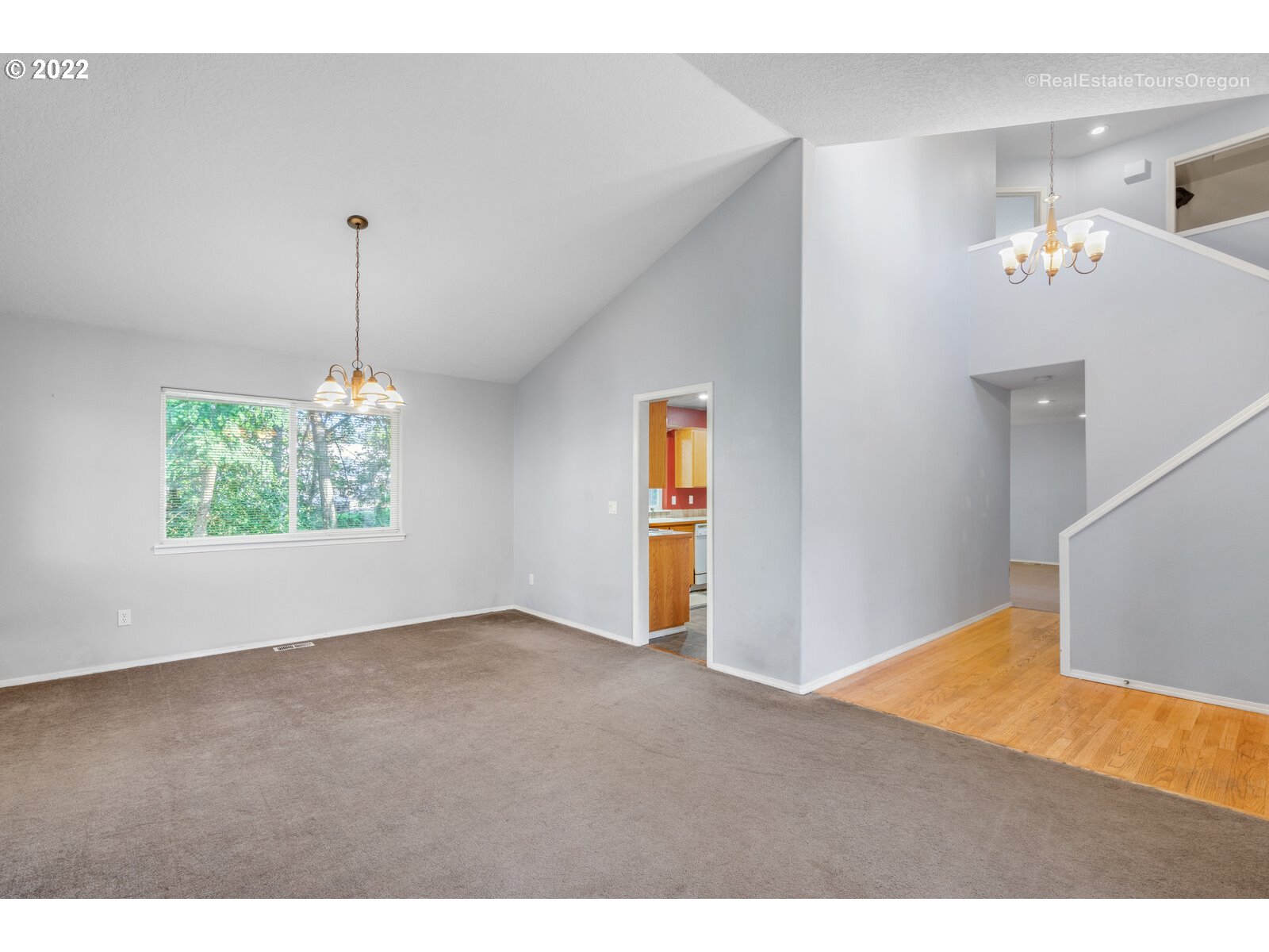 36525 Yocum Loop Sandy, OR 97055 - Photo 4 of 32 Gallery Image 4