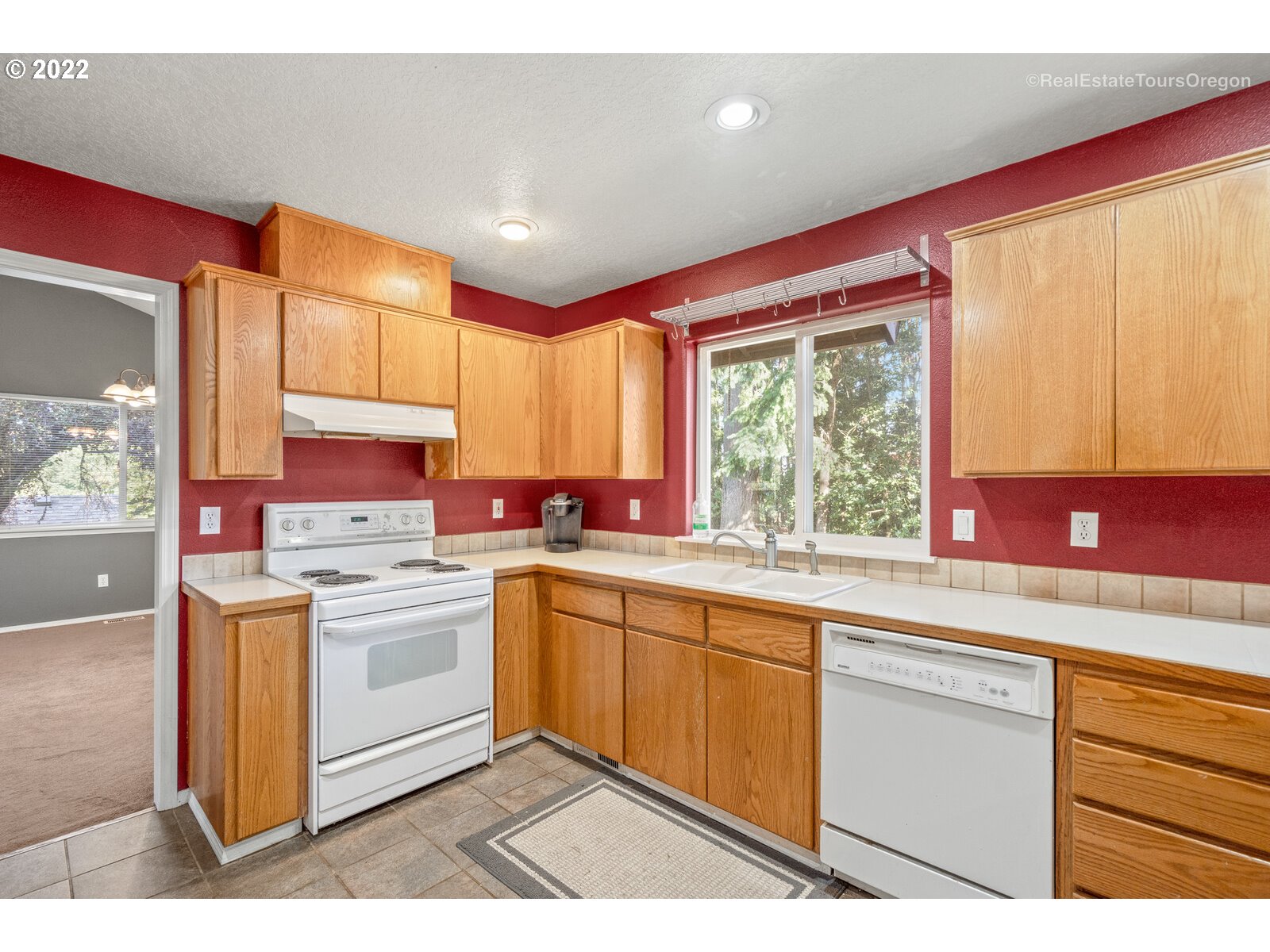 36525 Yocum Loop Sandy, OR 97055 - Photo 5 of 32 Gallery Image 5