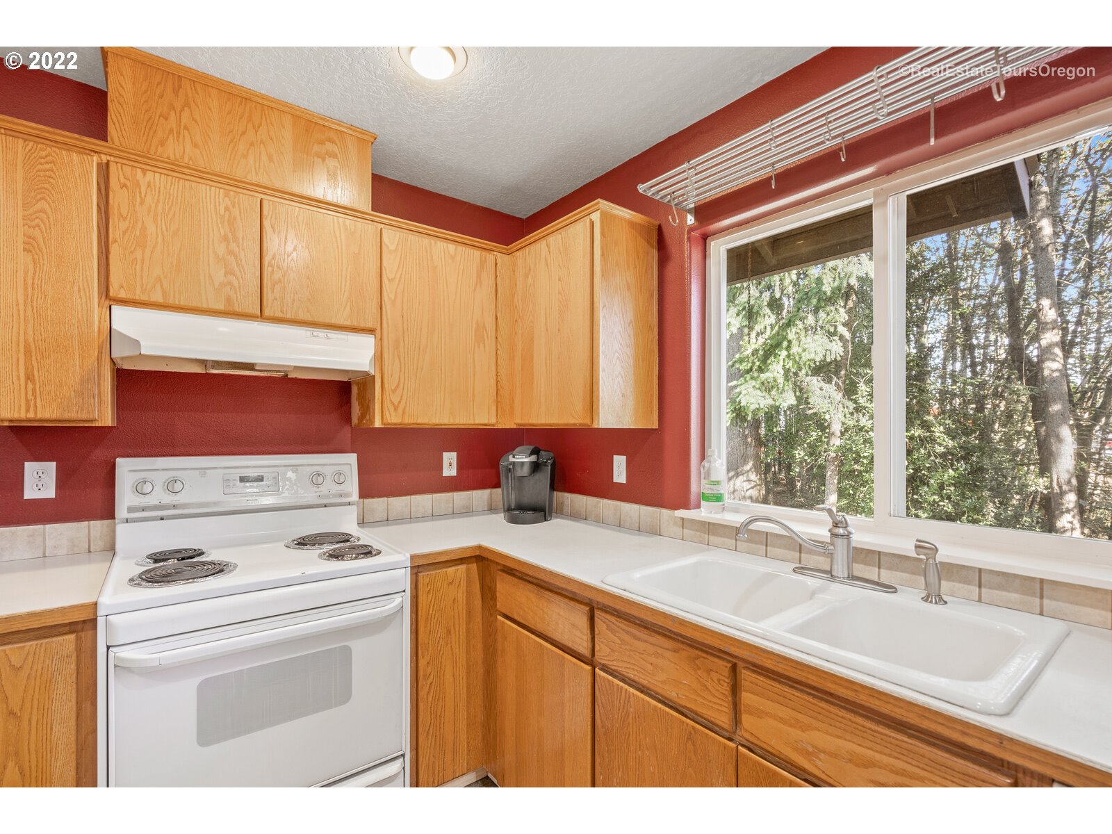 36525 Yocum Loop Sandy, OR 97055 - Photo 6 of 32 Gallery Image 6
