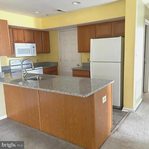 $1,900 | 129 Horseshoe Drive, Unit 129, Quakertown, PA 18951