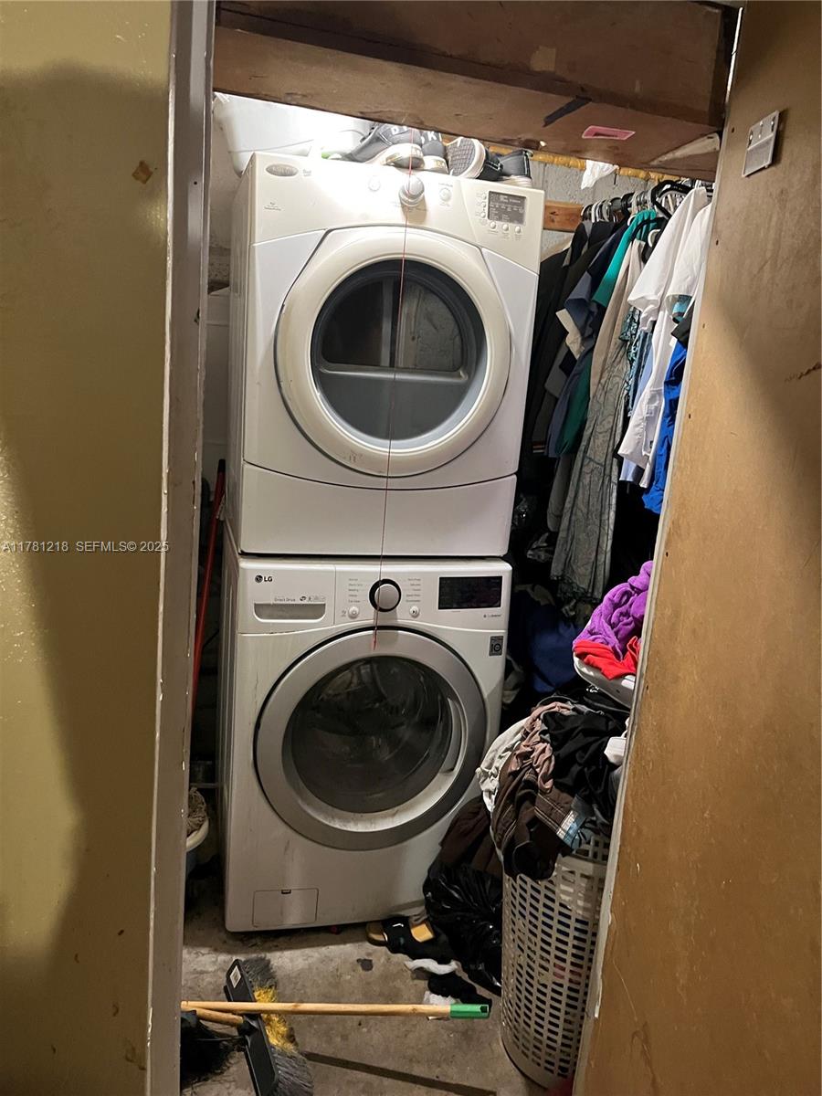 6546 Southwest 20th Court Miramar, FL 33023 - Photo 13 of 19 a utility room with dryer and washer