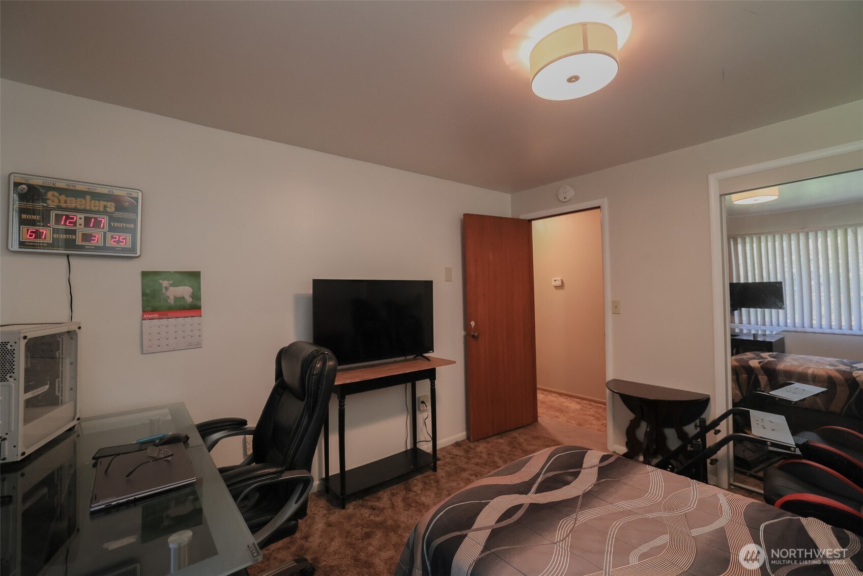 16110 178th Avenue Southeast Monroe, WA 98272 - Photo 18 of 35 a bedroom with a workspace