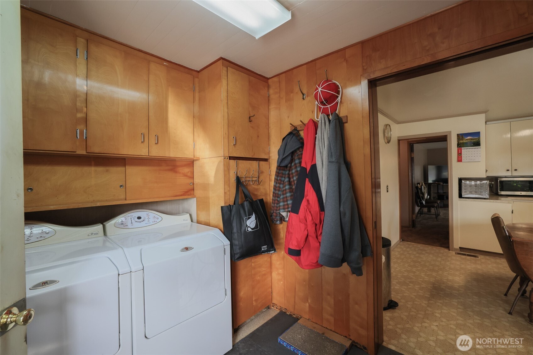 16110 178th Avenue Southeast Monroe, WA 98272 - Photo 5 of 35 a utility room with dryer and washer