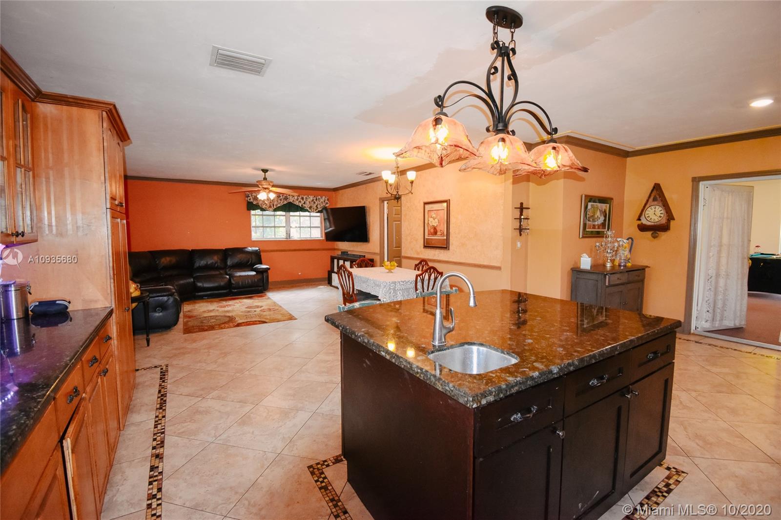 7121 Southwest 173rd Way Southwest Ranches, FL 33331 - Photo 4 of 22