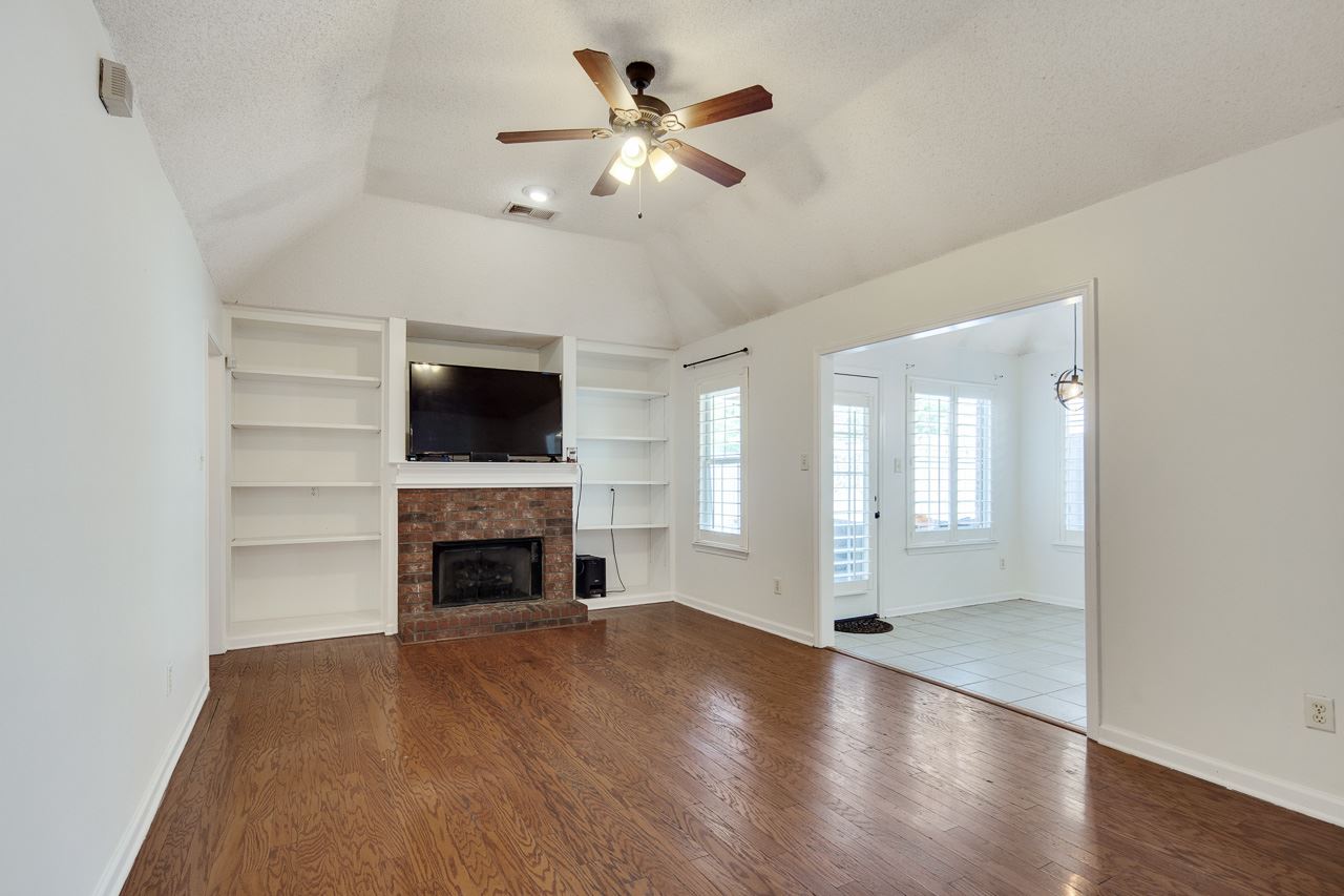 1075 Cross Meadow Road Cordova, TN 38018 - Photo 5 of 25 Gallery Image 5