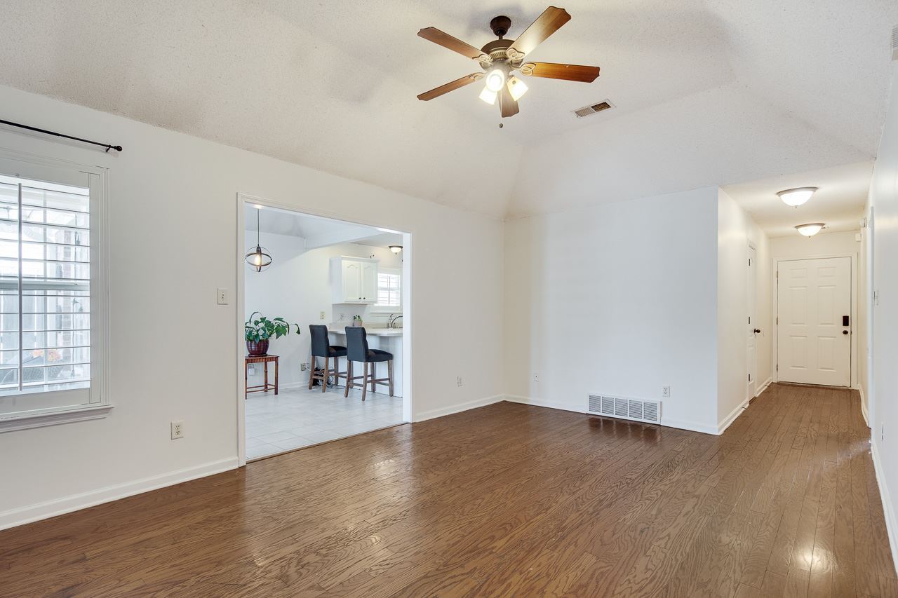 1075 Cross Meadow Road Cordova, TN 38018 - Photo 6 of 25 Gallery Image 6