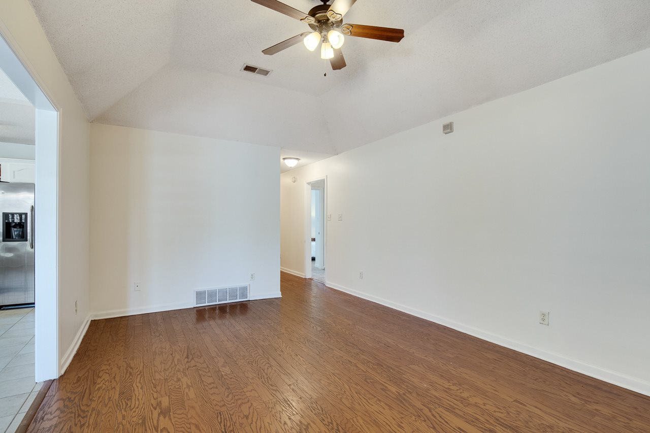 1075 Cross Meadow Road Cordova, TN 38018 - Photo 7 of 25 Gallery Image 7