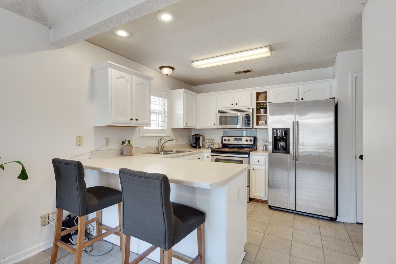 1075 Cross Meadow Road Cordova, TN 38018 - Photo 8 of 25 Gallery Image 8