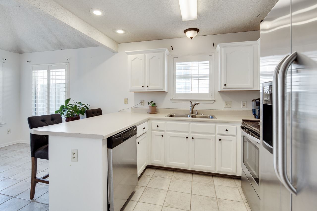1075 Cross Meadow Road Cordova, TN 38018 - Photo 10 of 25 Gallery Image 10
