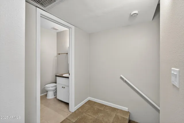 a bathroom with a toilet