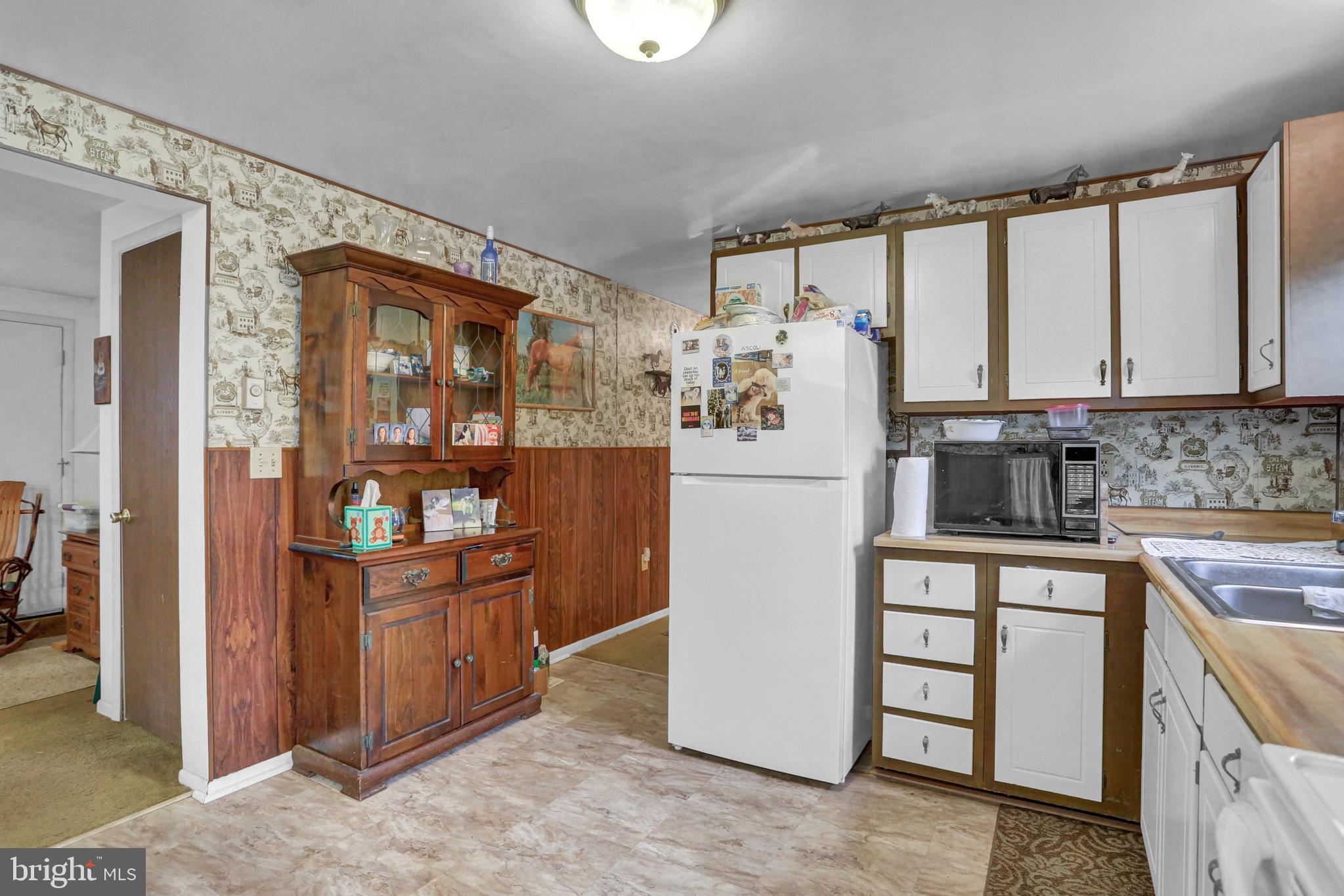 5030 Walters Hatchery Road Spring Grove, PA 17362 - Photo 4 of 34