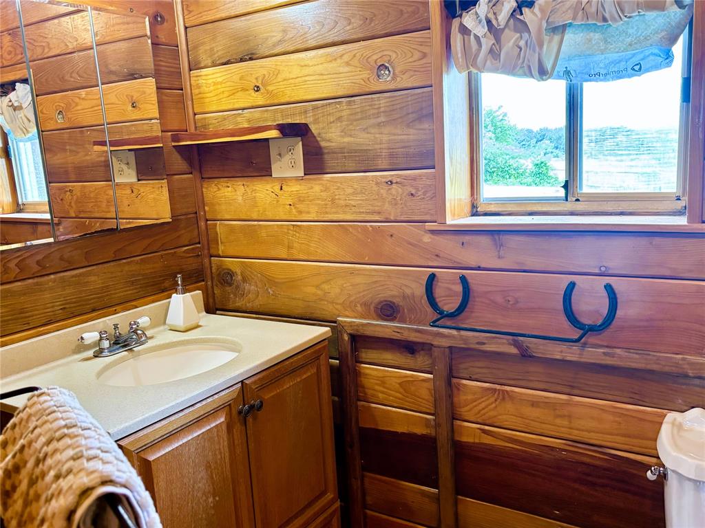 1601 County Road 3106 Bonham, TX 75418 - Photo 11 of 34