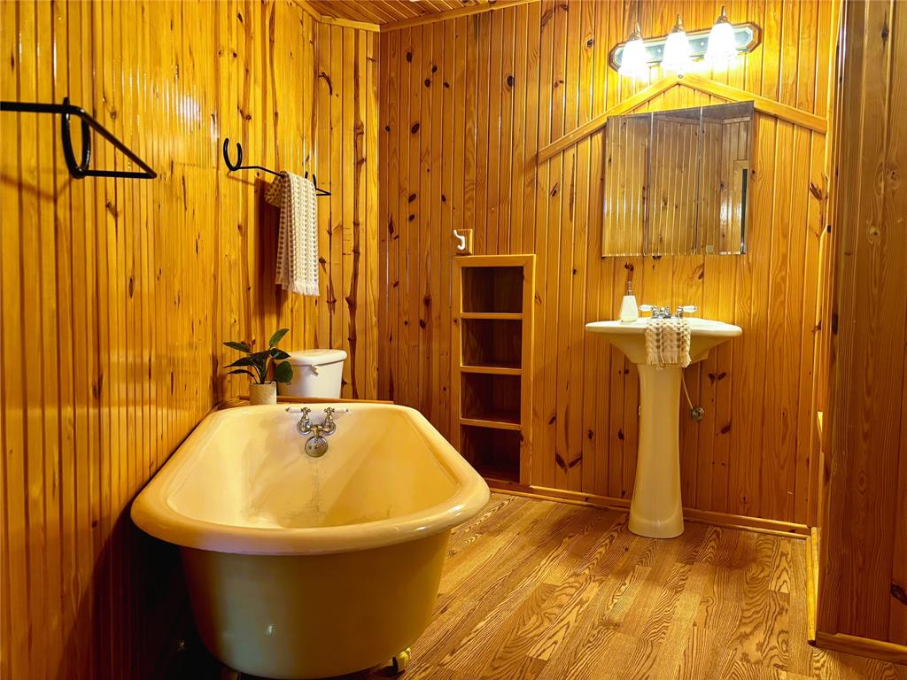 1601 County Road 3106 Bonham, TX 75418 - Photo 15 of 34