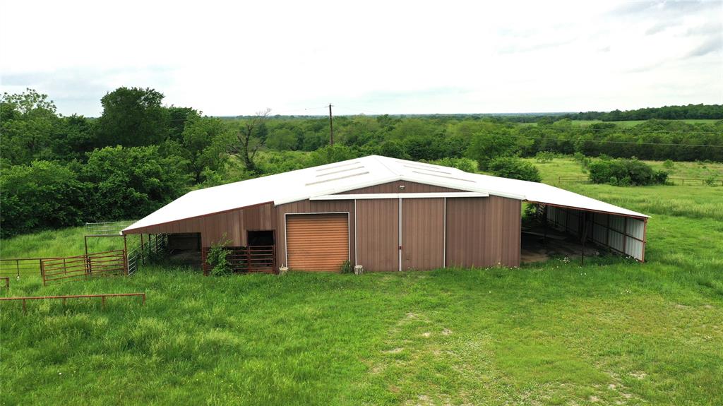 1601 County Road 3106 Bonham, TX 75418 - Photo 16 of 34