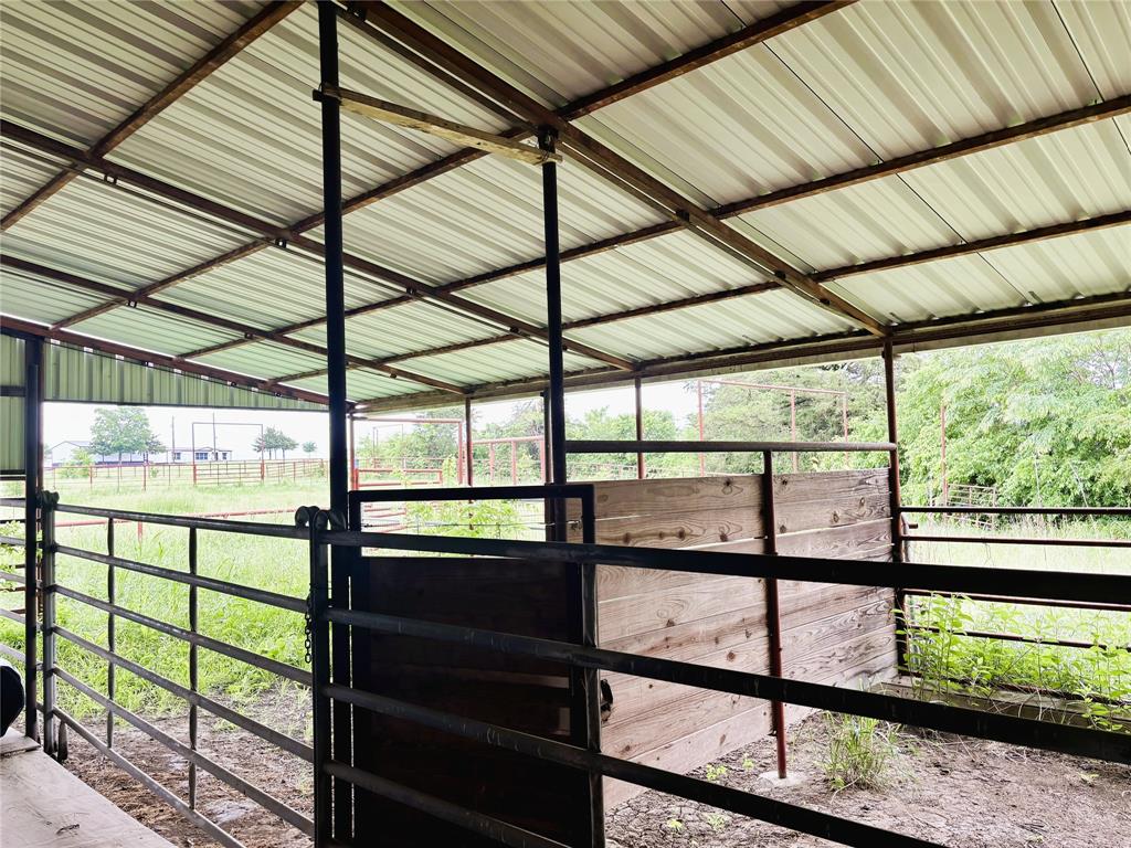 1601 County Road 3106 Bonham, TX 75418 - Photo 24 of 34