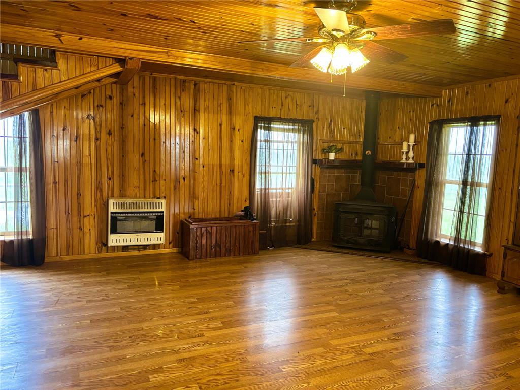 1601 County Road 3106 Bonham, TX 75418 - Photo 8 of 34